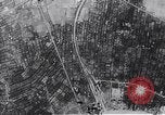 Standbild Bombardierung durch die alliierten Bomber Deutschland, 1945, aus Sekunde 21 historischem Filmmaterial Videoclip 65675036274