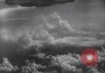 Standbild Bombardierung durch die alliierten Bomber Deutschland, 1945, aus Sekunde 24 historischem Filmmaterial Videoclip 65675036274