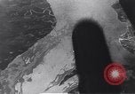 Standbild Bombardierung durch die alliierten Bomber Deutschland, 1945, aus Sekunde 46 historischem Filmmaterial Videoclip 65675036274