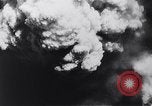 Standbild Bombardierung durch die alliierten Bomber Deutschland, 1945, aus Sekunde 56 historischem Filmmaterial Videoclip 65675036274