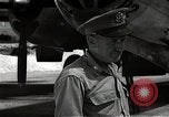 Standbild General Thomas Farrell F Insel Tinian Marianen, 1945, aus Sekunde 15 historischem Filmmaterial Videoclip 65675036276