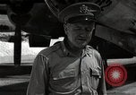 Standbild General Thomas Farrell F Insel Tinian Marianen, 1945, aus Sekunde 27 historischem Filmmaterial Videoclip 65675036276