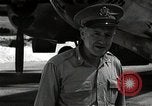 Standbild General Thomas Farrell F Insel Tinian Marianen, 1945, aus Sekunde 29 historischem Filmmaterial Videoclip 65675036276