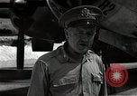 Standbild General Thomas Farrell F Insel Tinian Marianen, 1945, aus Sekunde 61 historischem Filmmaterial Videoclip 65675036276