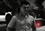 Image Le Colonel Paul Tibbets Tinian île Îles Mariannes, 1945, de la seconde 12 séquences d'archives historiques vidéo 65675036278
