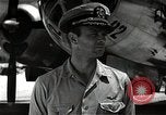 Image le commandant Frederick Ashworth de Bockscar Tinian île Îles Mariannes, 1945, de la seconde 12 séquences d'archives historiques vidéo 65675036279