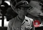 Image le commandant Frederick Ashworth de Bockscar Tinian île Îles Mariannes, 1945, de la seconde 13 séquences d'archives historiques vidéo 65675036279