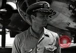 Image le commandant Frederick Ashworth de Bockscar Tinian île Îles Mariannes, 1945, de la seconde 16 séquences d'archives historiques vidéo 65675036279