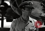 Image le commandant Frederick Ashworth de Bockscar Tinian île Îles Mariannes, 1945, de la seconde 22 séquences d'archives historiques vidéo 65675036279