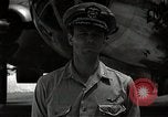 Image le commandant Frederick Ashworth de Bockscar Tinian île Îles Mariannes, 1945, de la seconde 53 séquences d'archives historiques vidéo 65675036279