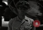 Image le commandant Frederick Ashworth de Bockscar Tinian île Îles Mariannes, 1945, de la seconde 55 séquences d'archives historiques vidéo 65675036279