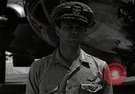 Image le commandant Frederick Ashworth de Bockscar Tinian île Îles Mariannes, 1945, de la seconde 57 séquences d'archives historiques vidéo 65675036279