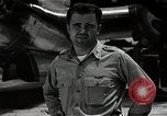 Image Major Charles Sweeney Tinian île Îles Mariannes, 1945, de la seconde 25 séquences d'archives historiques vidéo 65675036281