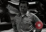 Image Major Charles Sweeney Tinian île Îles Mariannes, 1945, de la seconde 30 séquences d'archives historiques vidéo 65675036281