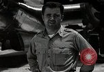 Image Major Charles Sweeney Tinian île Îles Mariannes, 1945, de la seconde 48 séquences d'archives historiques vidéo 65675036281