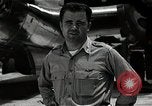 Image Major Charles Sweeney Tinian île Îles Mariannes, 1945, de la seconde 56 séquences d'archives historiques vidéo 65675036281