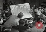 Standbild Schine Fotos bei Army-McCarthy Anhörungen United States USA, 1954, aus Sekunde 6 historischem Filmmaterial Videoclip 65675036293