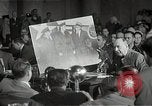 Standbild Schine Fotos bei Army-McCarthy Anhörungen United States USA, 1954, aus Sekunde 9 historischem Filmmaterial Videoclip 65675036293