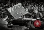 Standbild Schine Fotos bei Army-McCarthy Anhörungen United States USA, 1954, aus Sekunde 12 historischem Filmmaterial Videoclip 65675036293
