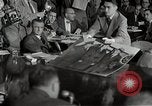 Standbild Schine Fotos bei Army-McCarthy Anhörungen United States USA, 1954, aus Sekunde 16 historischem Filmmaterial Videoclip 65675036293