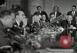Standbild Schine Fotos bei Army-McCarthy Anhörungen United States USA, 1954, aus Sekunde 22 historischem Filmmaterial Videoclip 65675036293