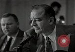Standbild Schine Fotos bei Army-McCarthy Anhörungen United States USA, 1954, aus Sekunde 33 historischem Filmmaterial Videoclip 65675036293