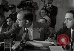 Standbild Schine Fotos bei Army-McCarthy Anhörungen United States USA, 1954, aus Sekunde 35 historischem Filmmaterial Videoclip 65675036293