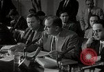 Standbild Schine Fotos bei Army-McCarthy Anhörungen United States USA, 1954, aus Sekunde 41 historischem Filmmaterial Videoclip 65675036293