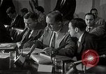 Standbild Schine Fotos bei Army-McCarthy Anhörungen United States USA, 1954, aus Sekunde 44 historischem Filmmaterial Videoclip 65675036293
