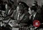 Standbild Schine Fotos bei Army-McCarthy Anhörungen United States USA, 1954, aus Sekunde 48 historischem Filmmaterial Videoclip 65675036293