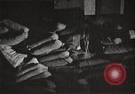 Standbild Atombombe Opfer Hiroshima Japan, 1945, aus Sekunde 30 historischem Filmmaterial Videoclip 65675036294
