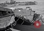 Standbild zerstörten amphibischen Handwerk Iwo Jima, 1945, aus Sekunde 22 historischem Filmmaterial Videoclip 65675036298