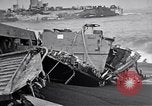 Standbild zerstörten amphibischen Handwerk Iwo Jima, 1945, aus Sekunde 23 historischem Filmmaterial Videoclip 65675036298