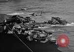 Standbild zerstörten amphibischen Handwerk Iwo Jima, 1945, aus Sekunde 34 historischem Filmmaterial Videoclip 65675036298