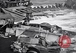 Standbild zerstörten amphibischen Handwerk Iwo Jima, 1945, aus Sekunde 51 historischem Filmmaterial Videoclip 65675036298
