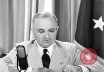 Standbild Präsident Harry Truman nach der Potsdamer Konferenz Washington DC USA, 1945, aus Sekunde 23 historischem Filmmaterial Videoclip 65675036323