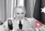 Standbild Präsident Harry Truman nach der Potsdamer Konferenz Washington DC USA, 1945, aus Sekunde 25 historischem Filmmaterial Videoclip 65675036323