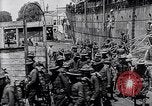 Immagine di US Army marzo a Parigi nella prima guerra mondiale Parigi Francia, 1917, secondo 5 filmato di repertorio 65675036347