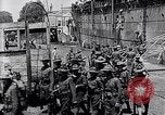 Immagine di US Army marzo a Parigi nella prima guerra mondiale Parigi Francia, 1917, secondo 7 filmato di repertorio 65675036347