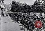 Immagine di US Army marzo a Parigi nella prima guerra mondiale Parigi Francia, 1917, secondo 13 filmato di repertorio 65675036347