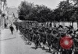 Immagine di US Army marzo a Parigi nella prima guerra mondiale Parigi Francia, 1917, secondo 19 filmato di repertorio 65675036347