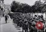 Immagine di US Army marzo a Parigi nella prima guerra mondiale Parigi Francia, 1917, secondo 24 filmato di repertorio 65675036347