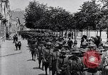 Immagine di US Army marzo a Parigi nella prima guerra mondiale Parigi Francia, 1917, secondo 35 filmato di repertorio 65675036347