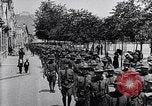 Immagine di US Army marzo a Parigi nella prima guerra mondiale Parigi Francia, 1917, secondo 37 filmato di repertorio 65675036347
