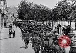 Immagine di US Army marzo a Parigi nella prima guerra mondiale Parigi Francia, 1917, secondo 38 filmato di repertorio 65675036347