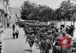 Immagine di US Army marzo a Parigi nella prima guerra mondiale Parigi Francia, 1917, secondo 39 filmato di repertorio 65675036347