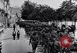 Immagine di US Army marzo a Parigi nella prima guerra mondiale Parigi Francia, 1917, secondo 40 filmato di repertorio 65675036347