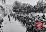Immagine di US Army marzo a Parigi nella prima guerra mondiale Parigi Francia, 1917, secondo 55 filmato di repertorio 65675036347