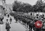Immagine di US Army marzo a Parigi nella prima guerra mondiale Parigi Francia, 1917, secondo 61 filmato di repertorio 65675036347