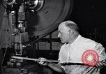 Standbild Schmuckfabrik New York City USA, 1919, aus Sekunde 8 historischem Filmmaterial Videoclip 65675036348